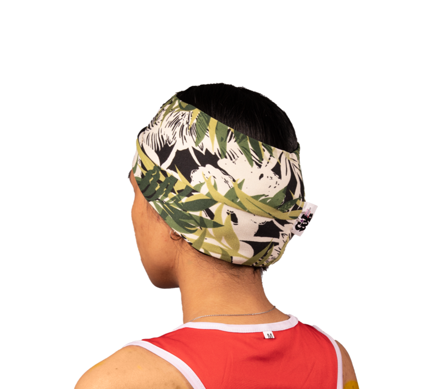 Athletic headband with a leaf design